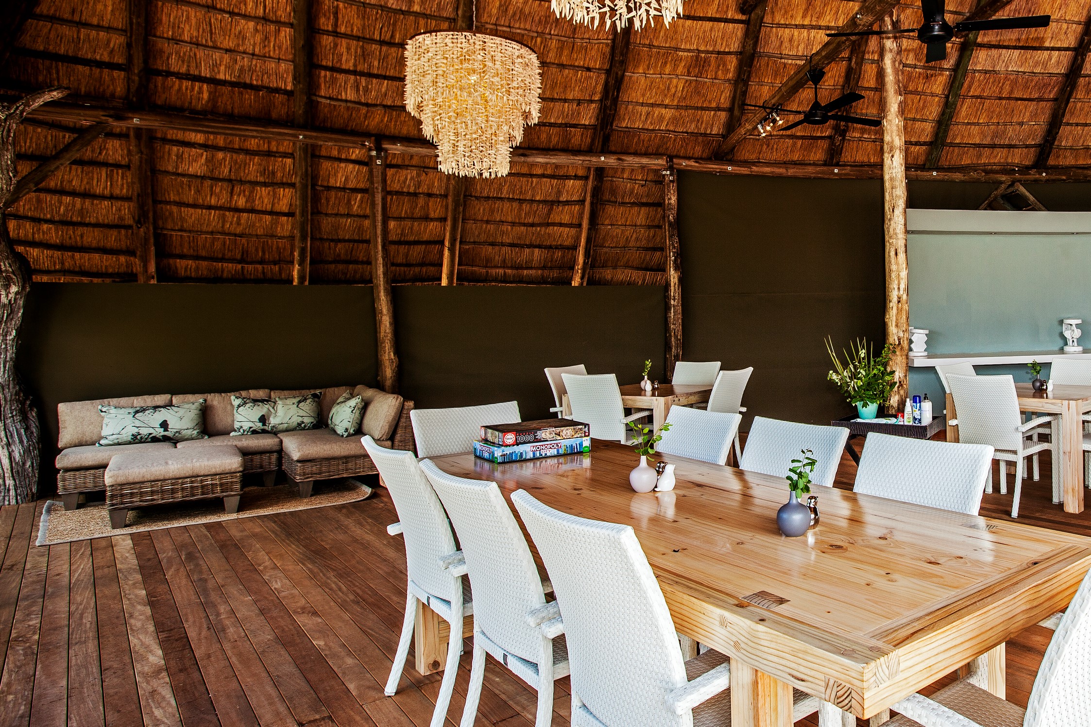 Victoria_Falls_river_lodge003.jpg