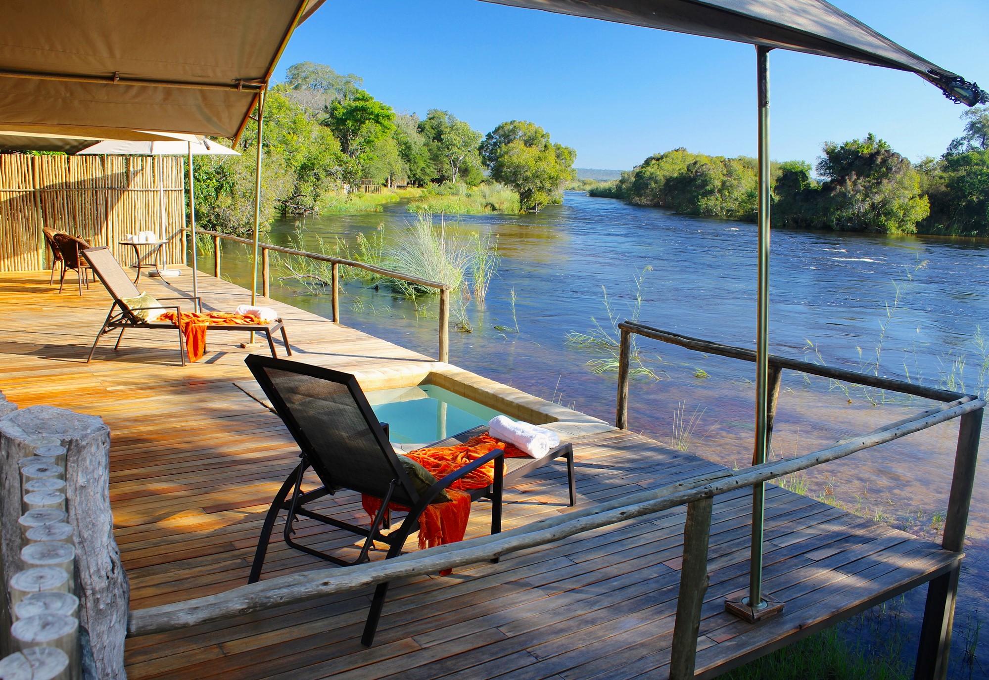 Zambezi_Sands_river_camp003.jpg
