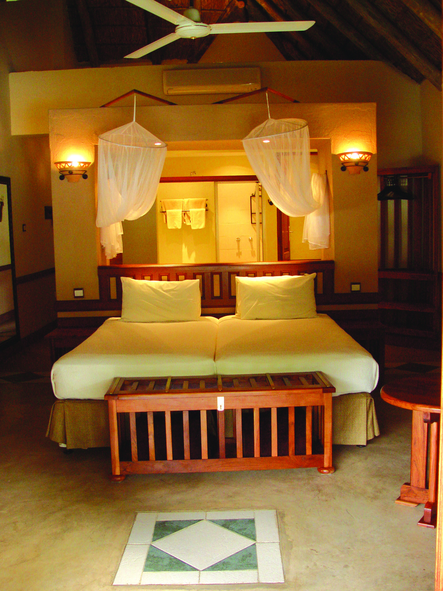 ChobeSafariLodge003.jpg