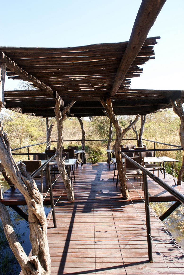 PamuzindaSafariLodge004.jpg