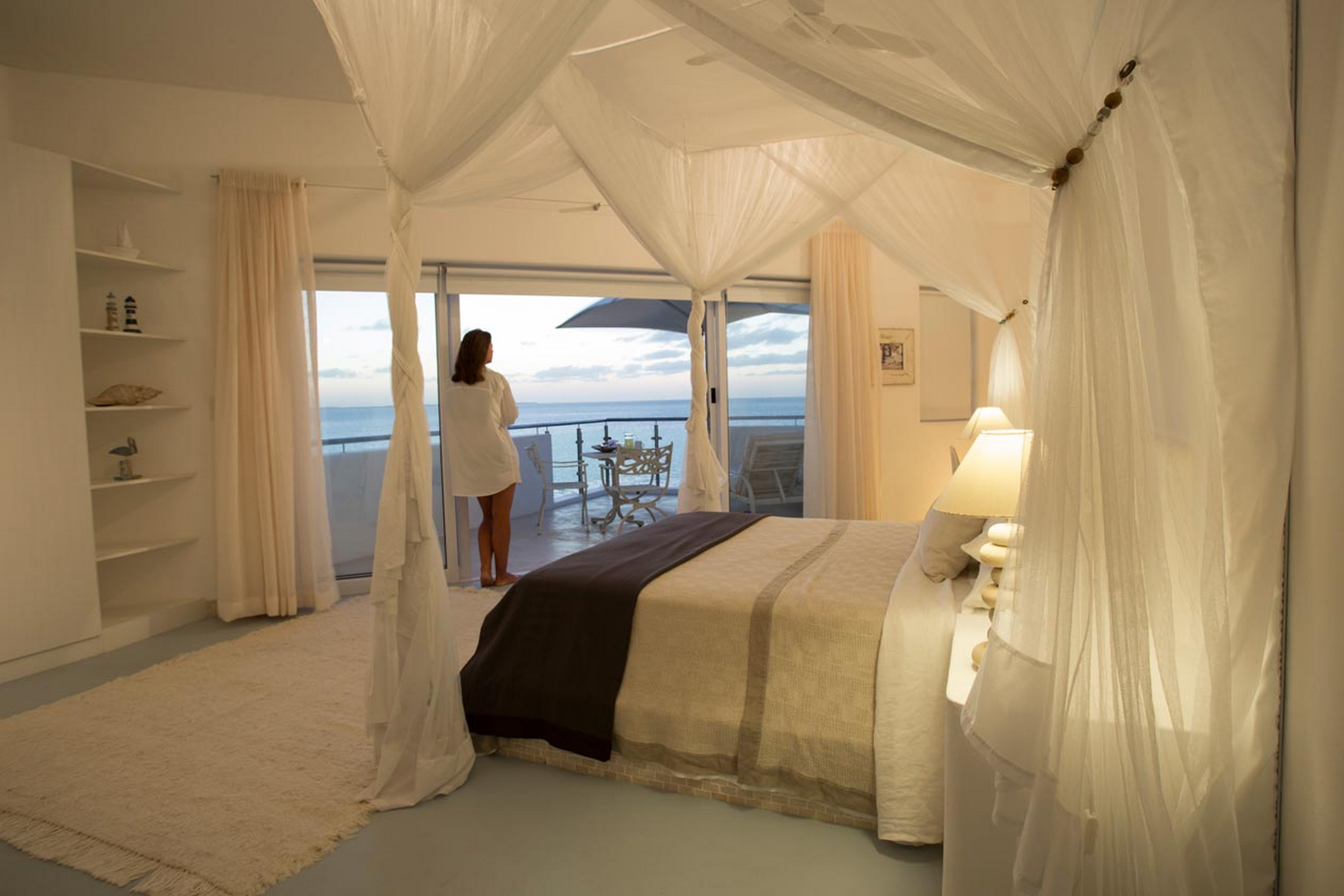 MZ_Bedroomview_VillaSantorini