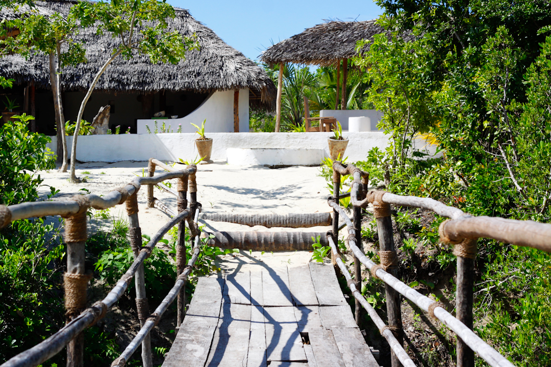 MZ_BridgetoBar_Guludolodge