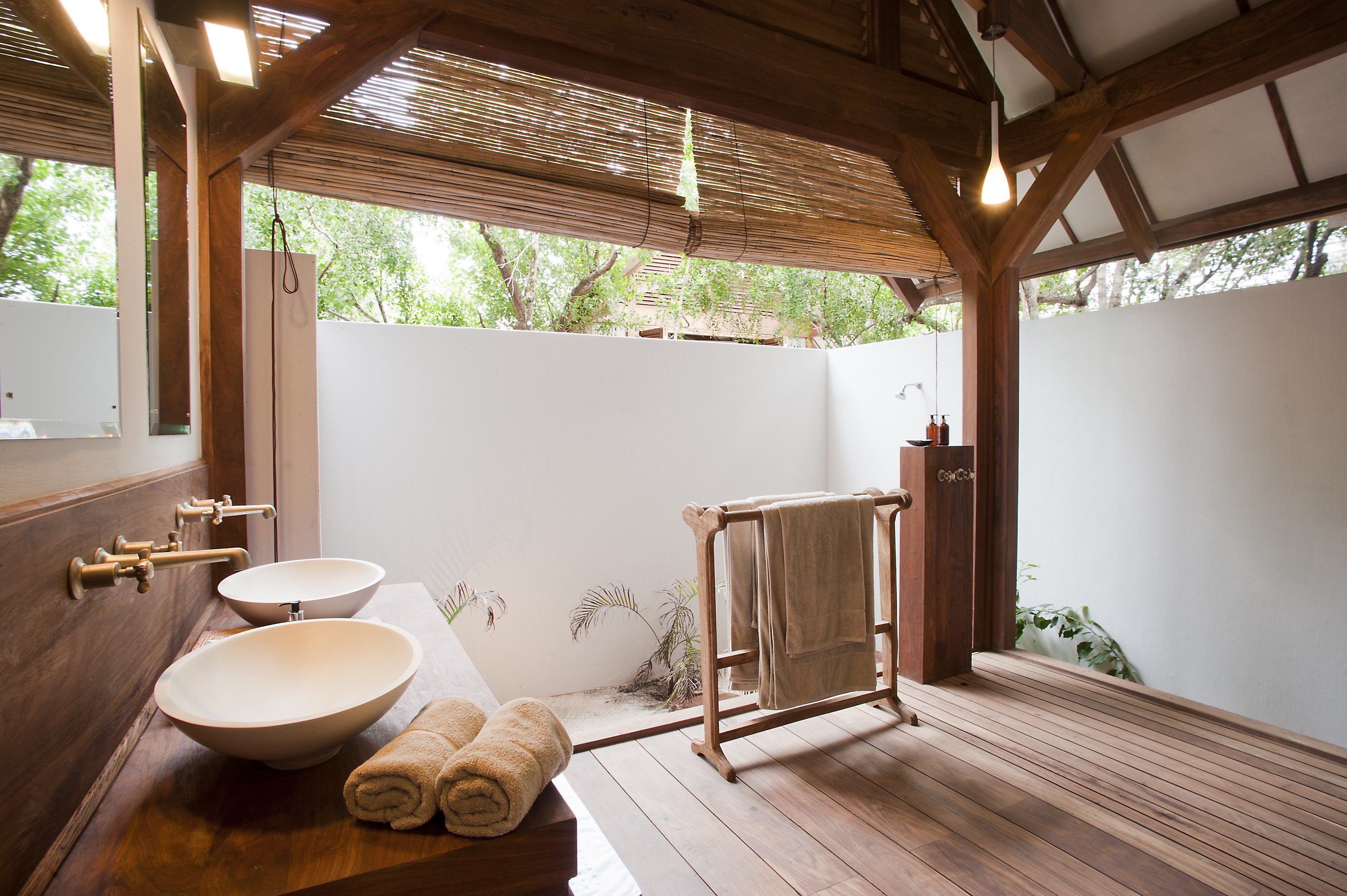 MZ_Bathroomview_VamiziKipilia