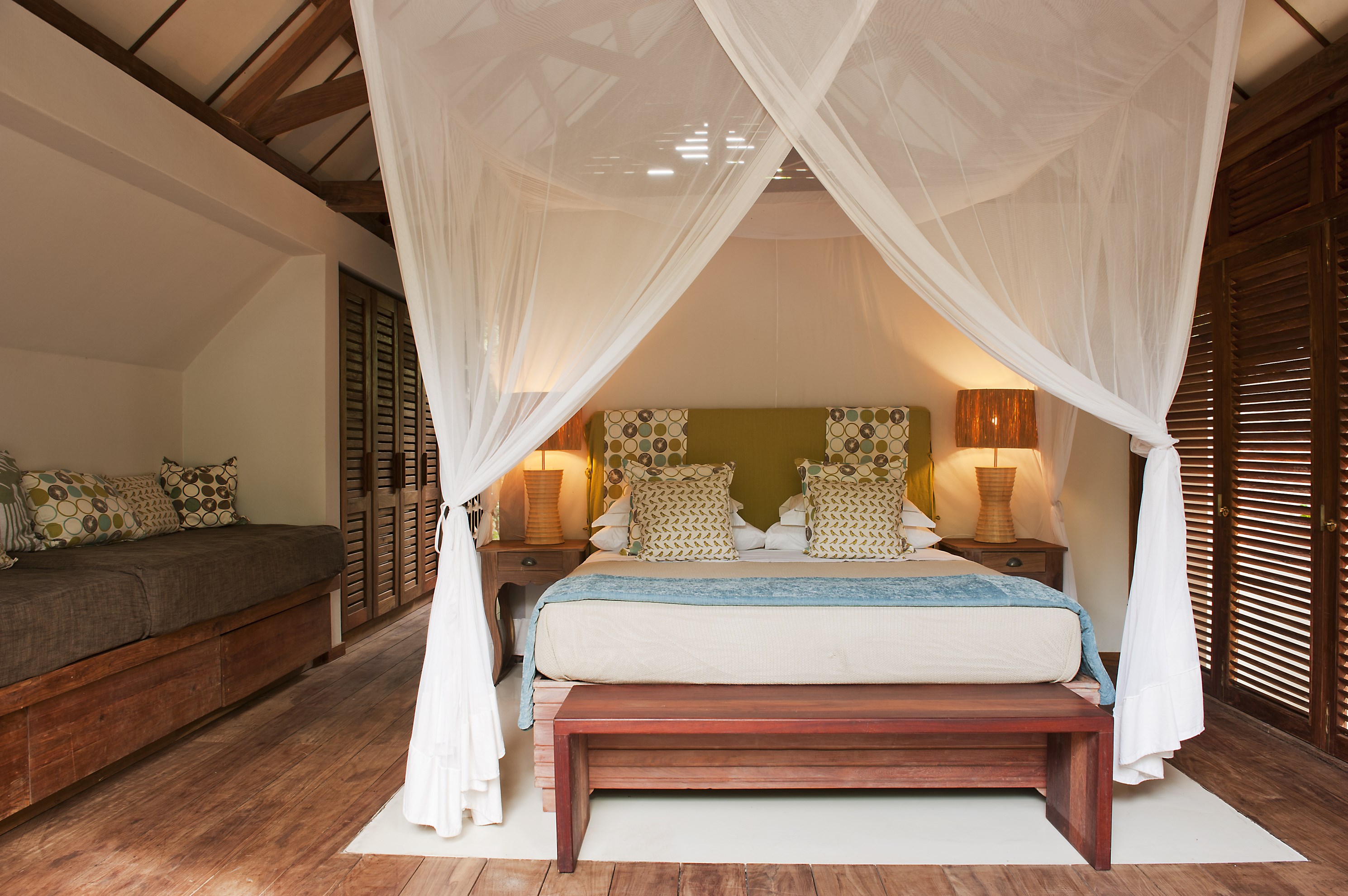 MZ_Bedroom_Vamizikipilialodge (1)