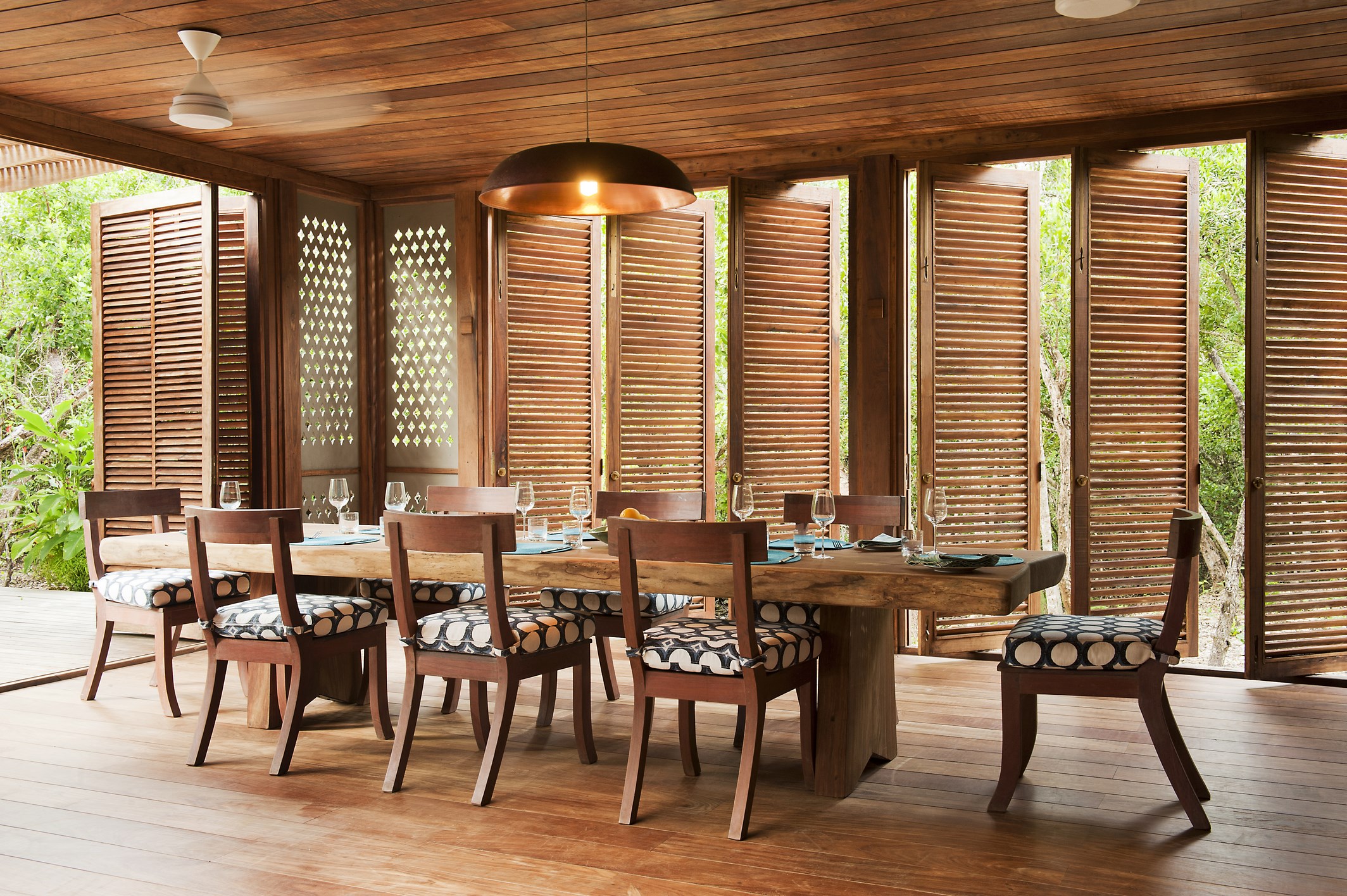 MZ_KipilaDiningArea_VamziKipilialodge