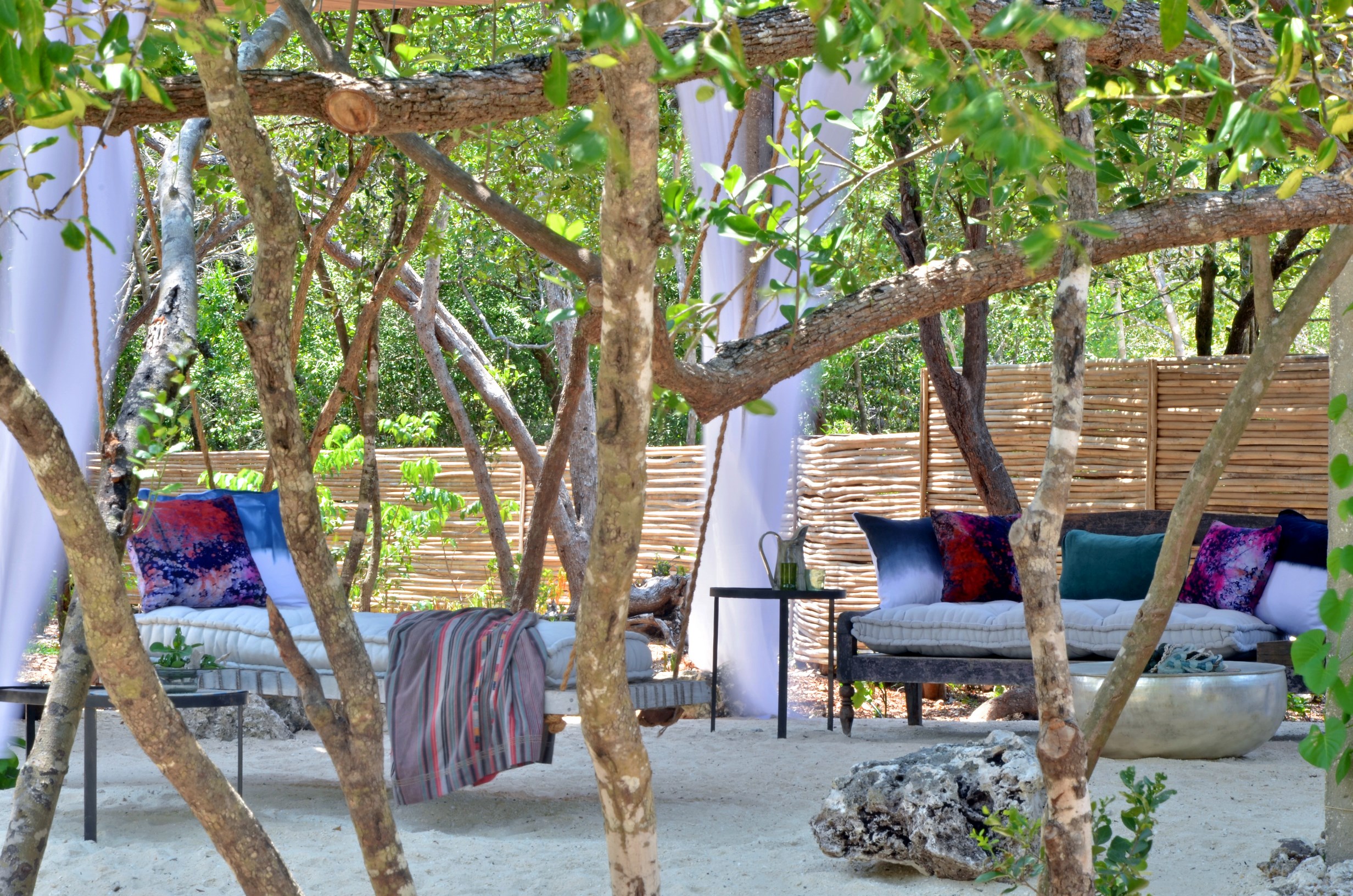 MZ_OutsideLoungeArea_VamiziMarjani