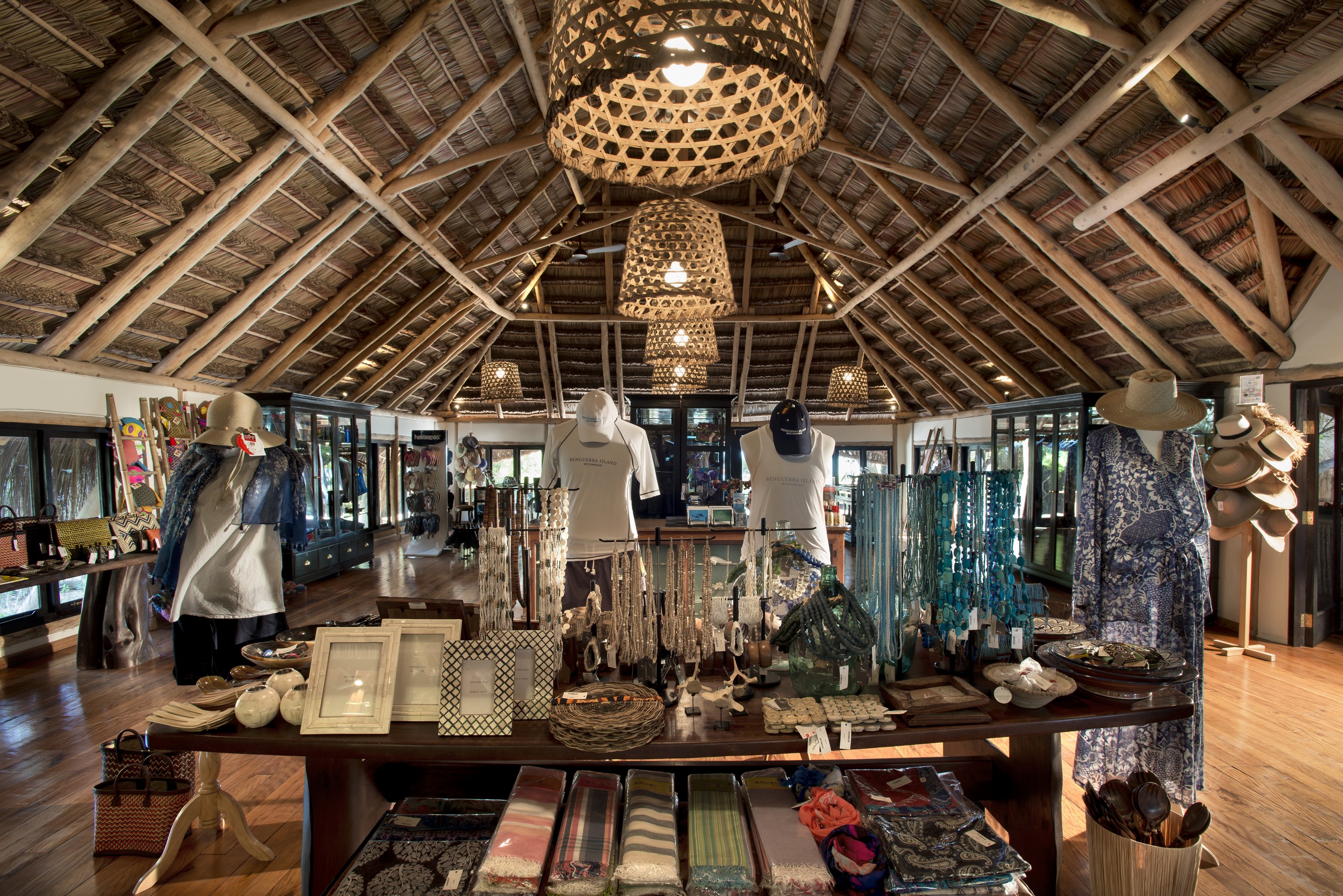 MZ_BeachShop_&Beyond