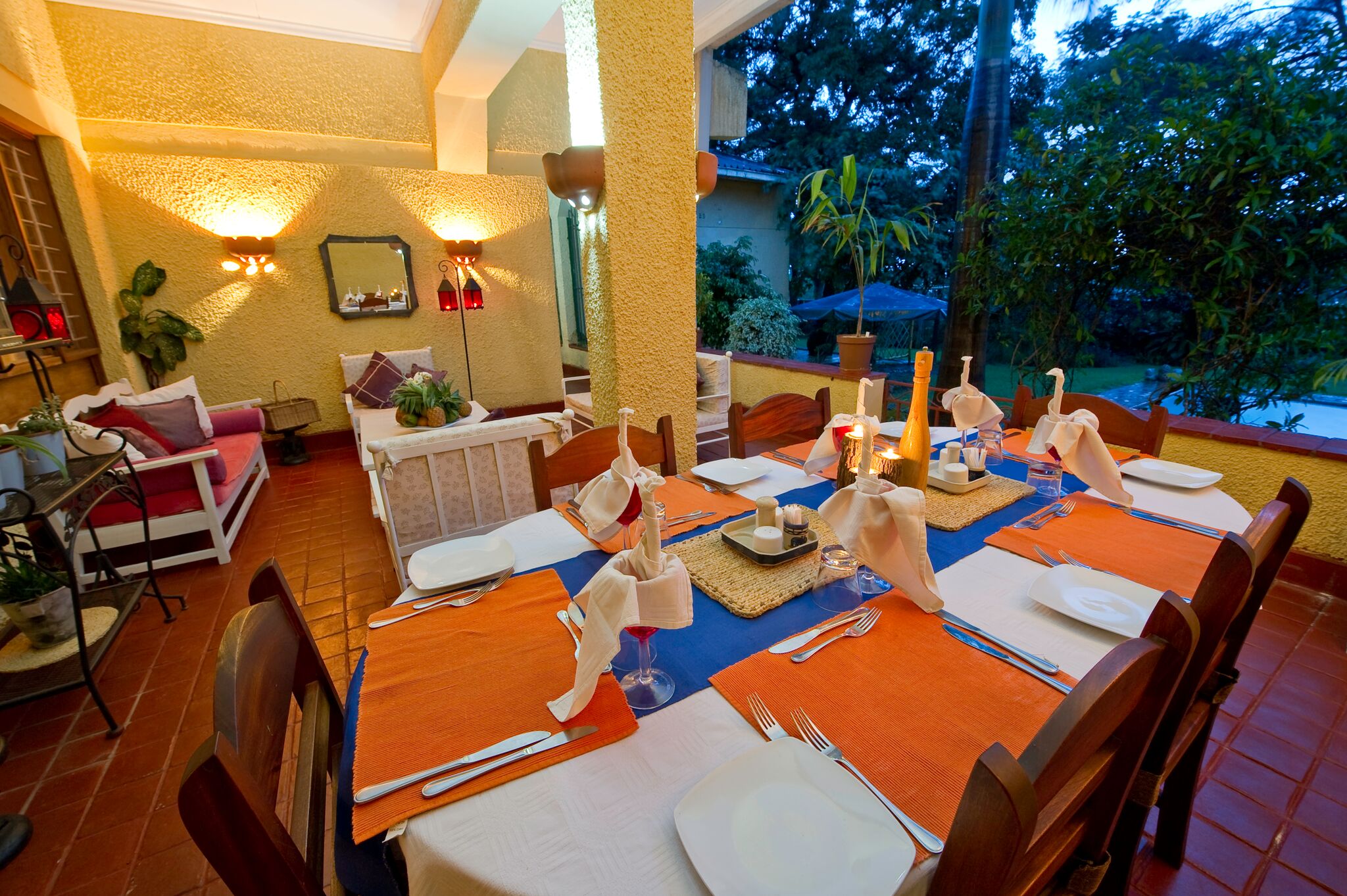 Heuglins Dining - Dana Allen.jpeg