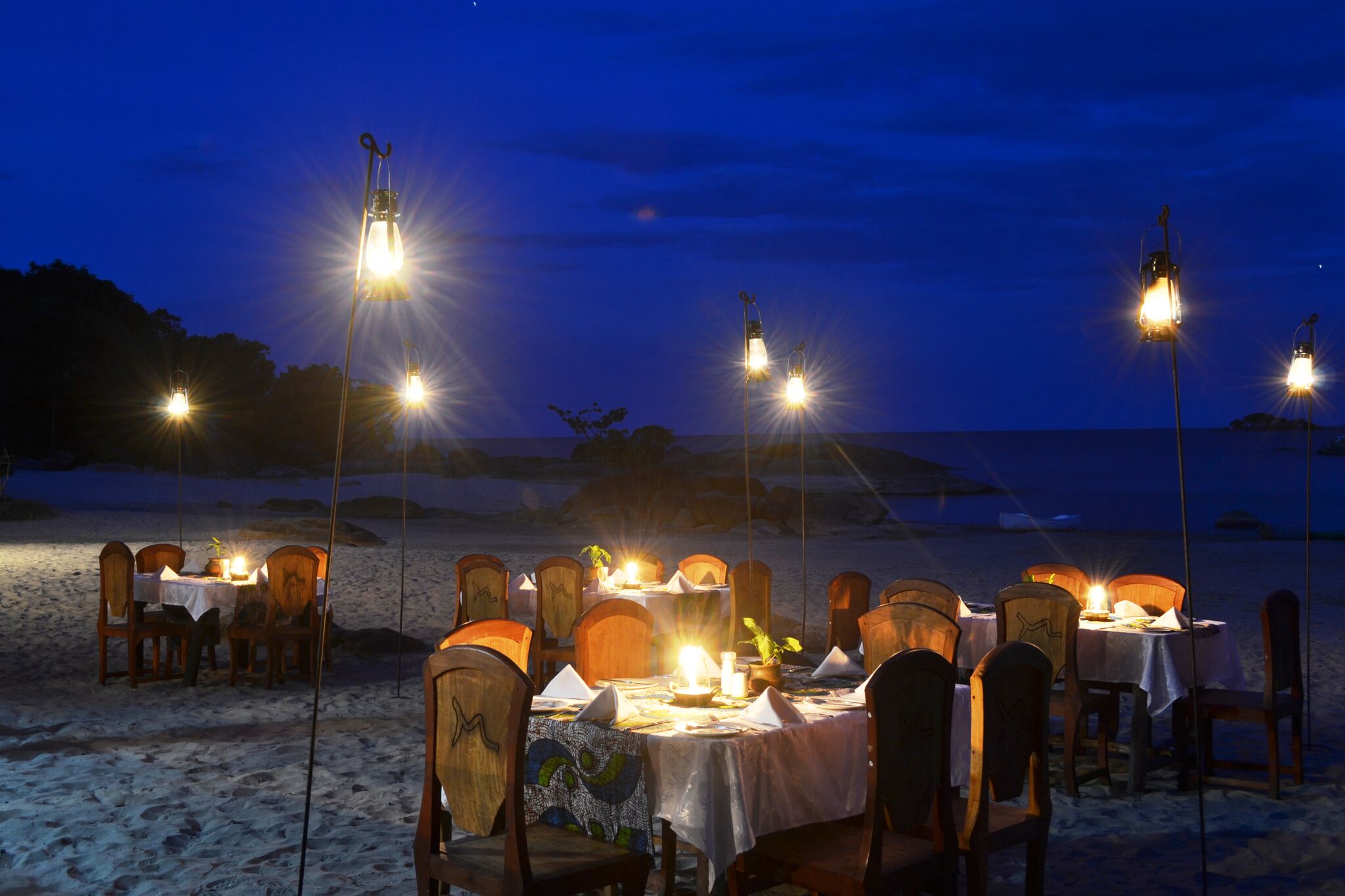 Makuzi beach dinner.jpeg