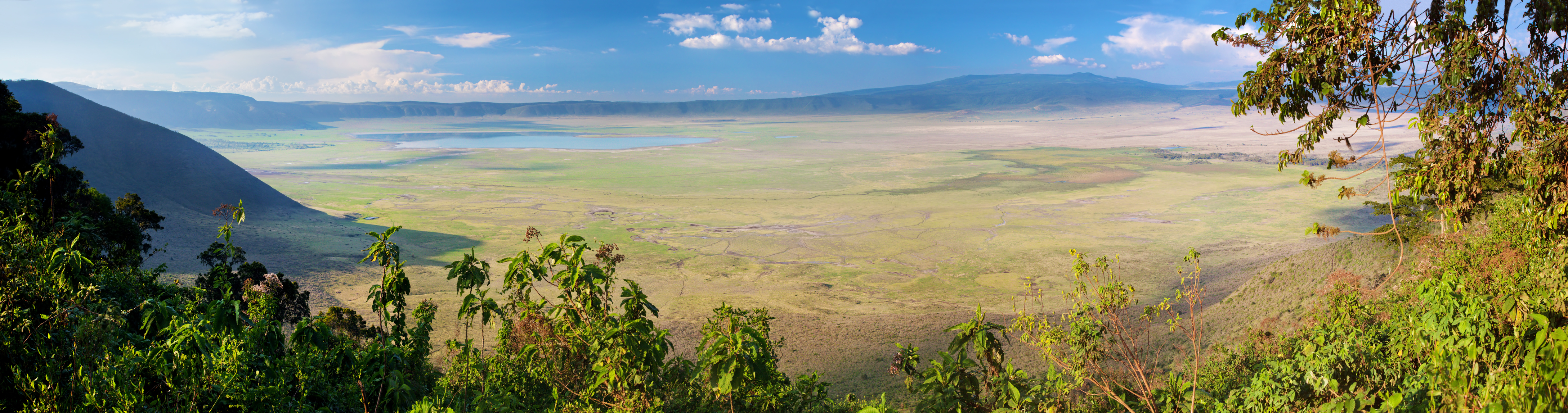 Ngorongoro crater panorama (1).jpg