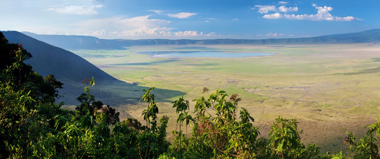 Ngorongoro crater panorama (1).jpg