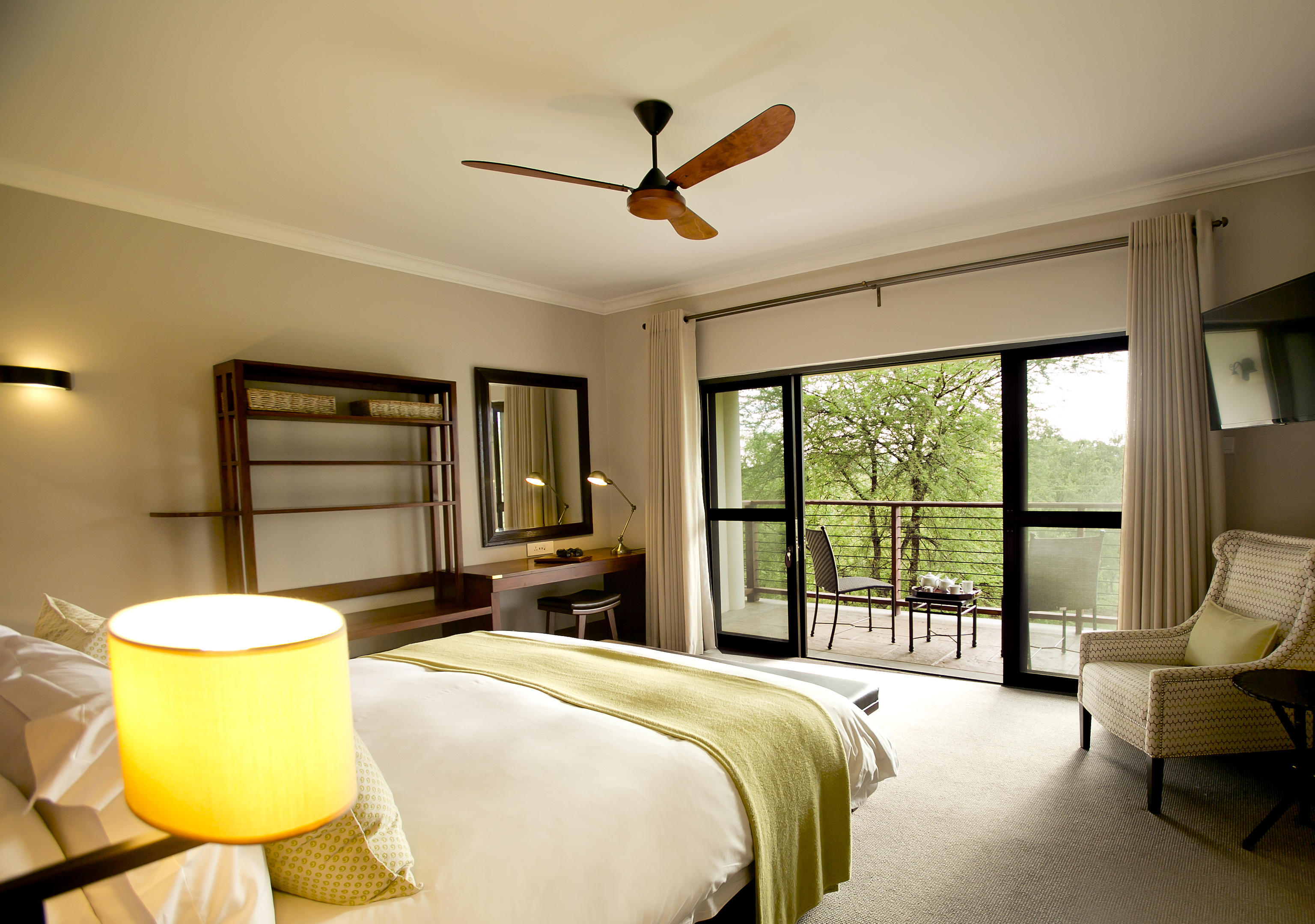 4_deluxe_double_room_ilala_lodge_hotel.jpg